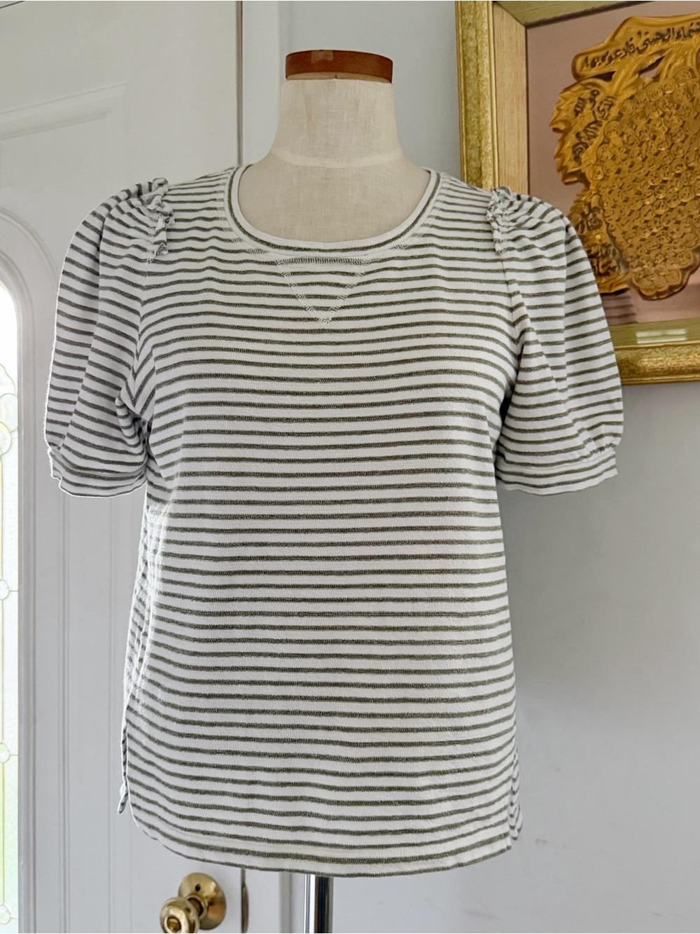 Anthropologie Maeve Naomi puff sleeve cozy sweatshirt top EUC Small